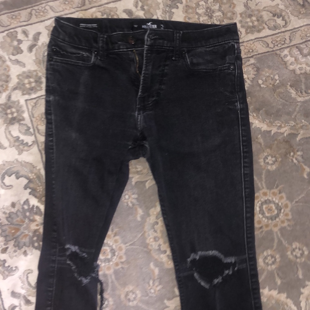 hollister stacked skinny jeans rips in knees